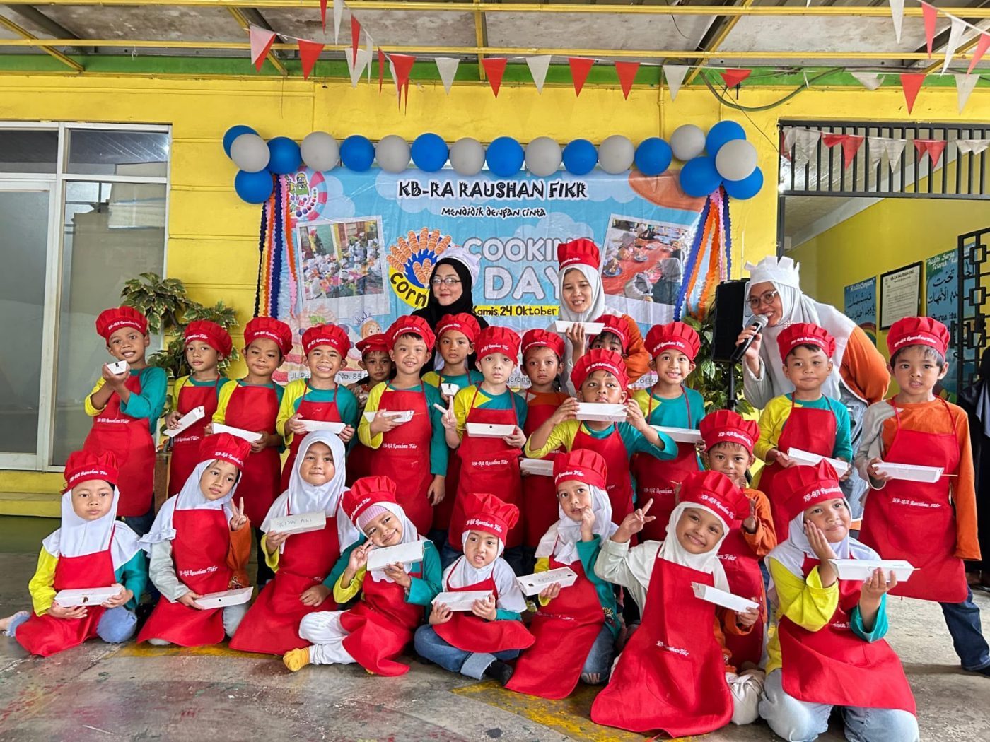 Kegiatan Cooking Day ceria di Raushan Fikr