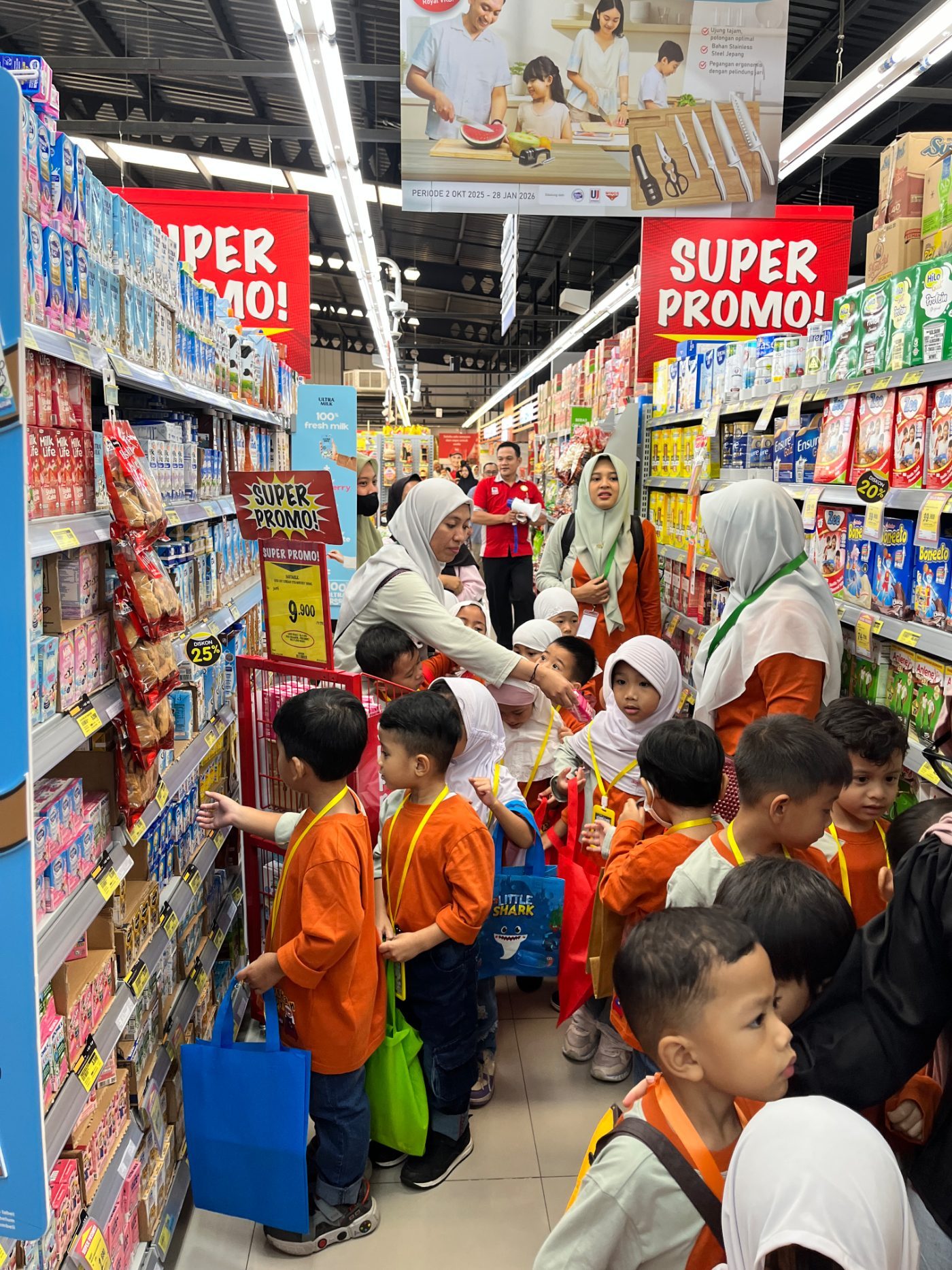 Kunjungan Market Visit edukatif